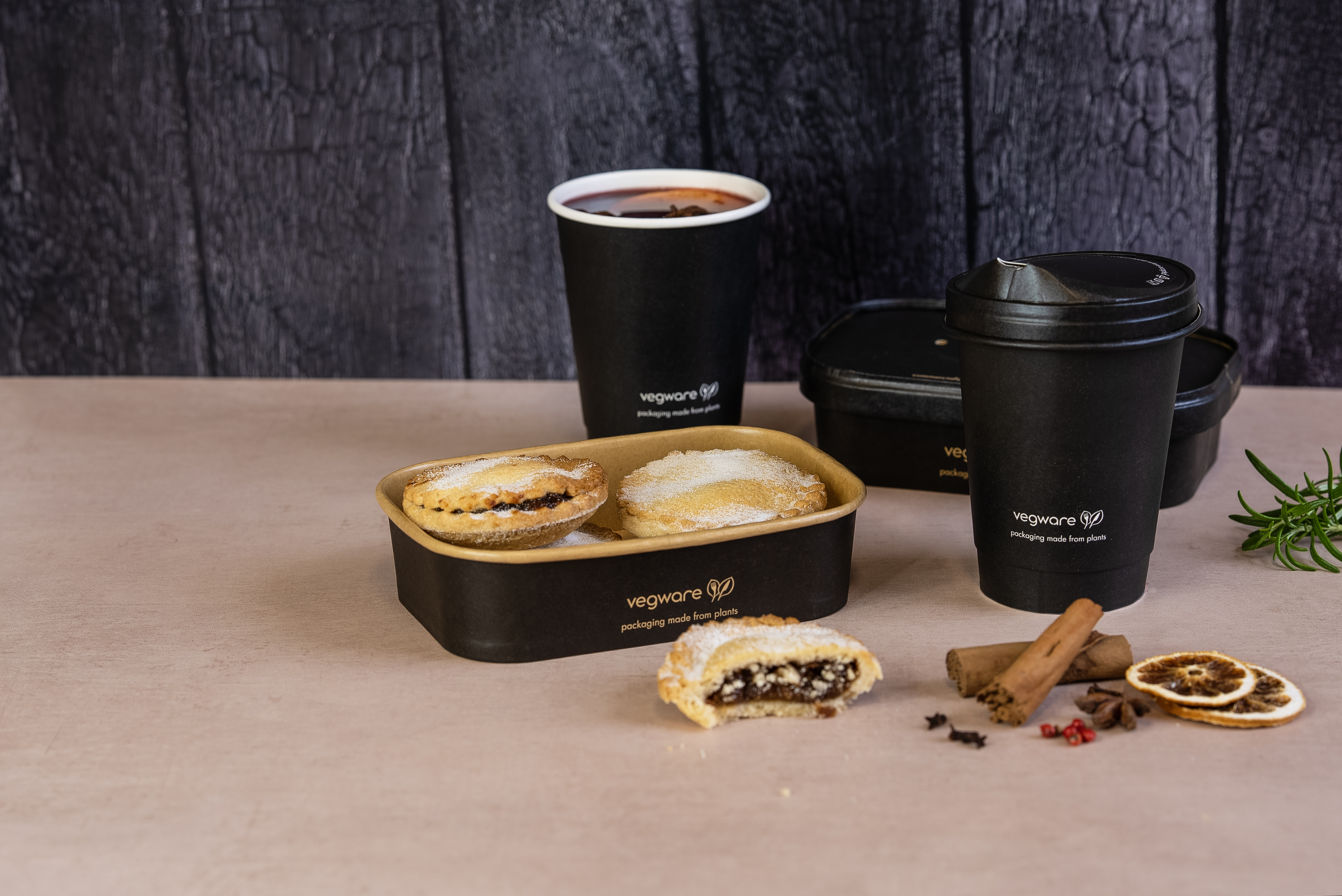 Linea Black Range di Vegware In esclusiva per l'Italia su MINIMO IMPATTO