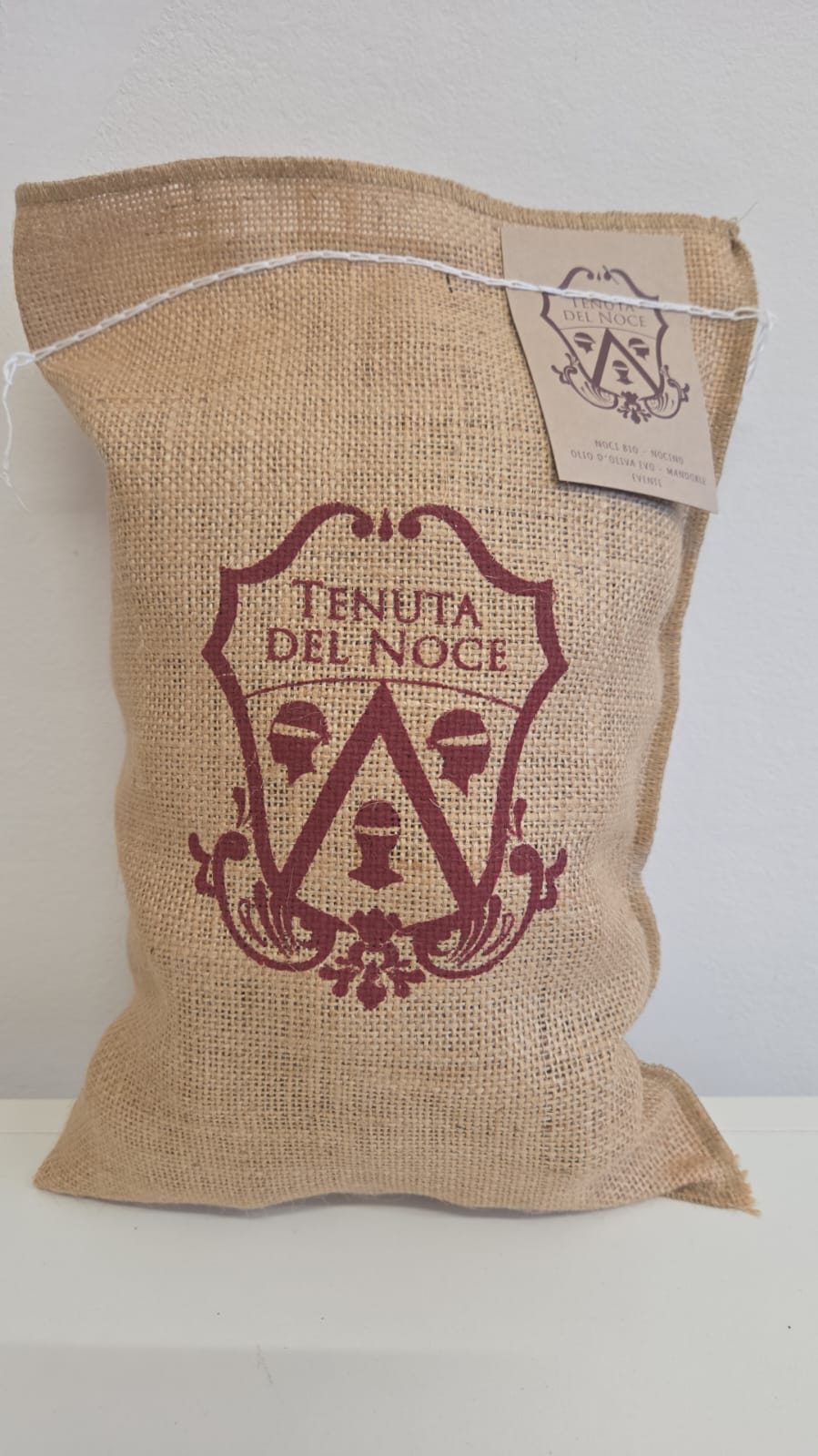 Noci biologiche in sacchetto di Juta Premium